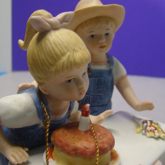 Denim Days Porcelain Figurine Happy Birthday #1520, 1985 Homco With hanging tag - Picture 14 of 16